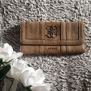 GUESS Wallet